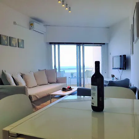 Lägenhet Sea Gate Luxury Larnaca